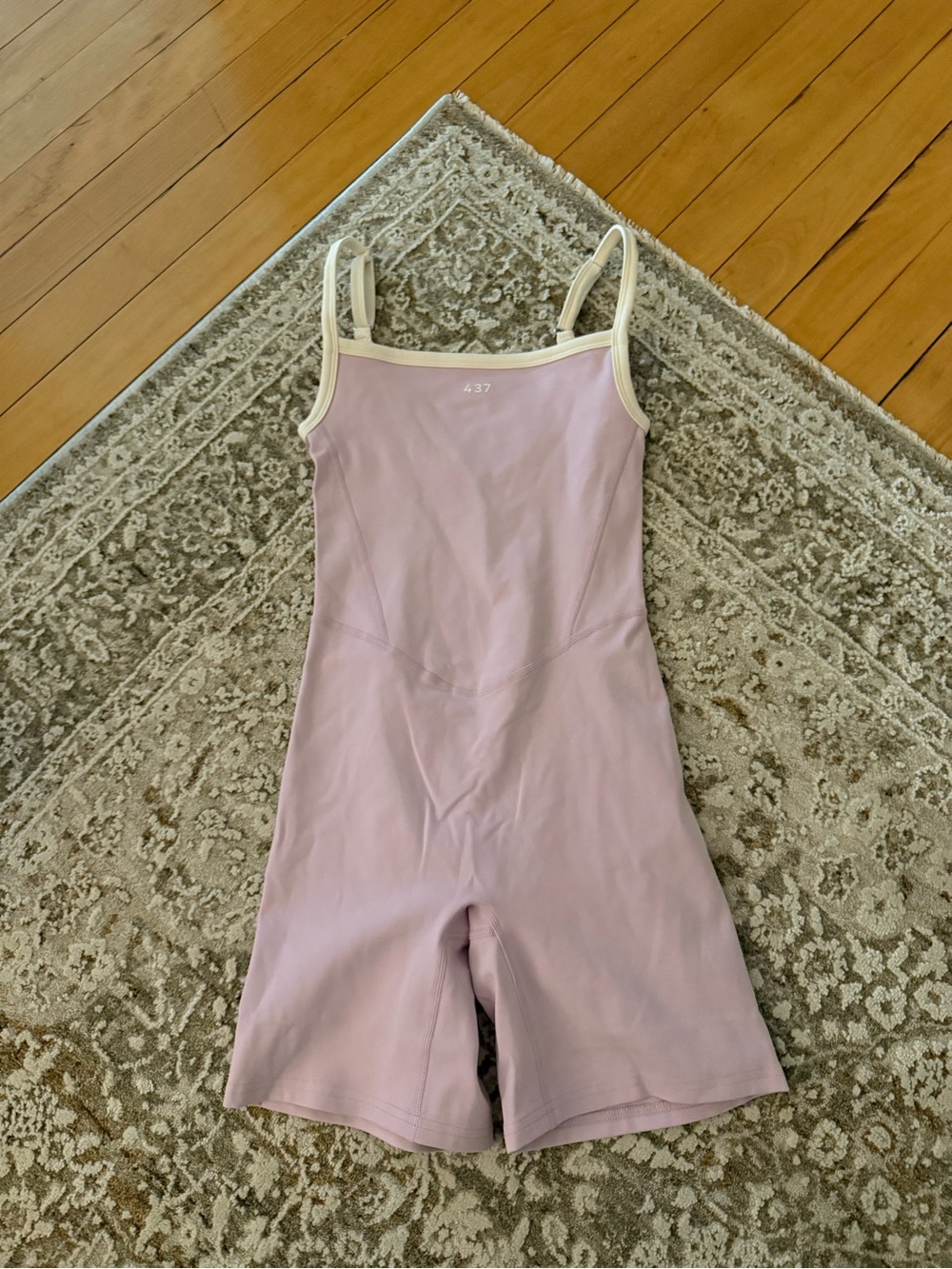437 The Shorts Onesie Parfait & Cream